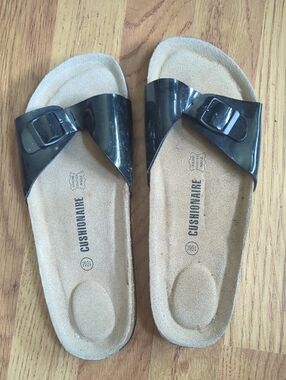 Cushionaire Black Patent Buckle Slide Sandals